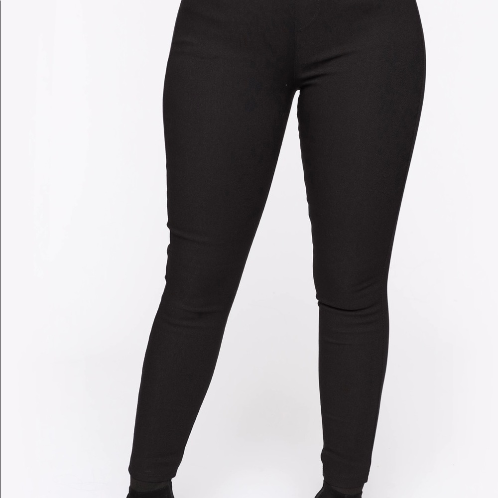 Fashion nova favorite feel stretch leggings